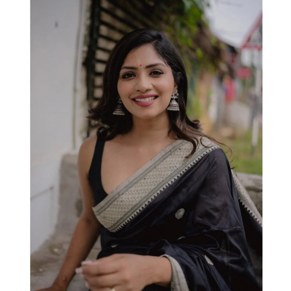 Generic Women's Silk Printed Saree With Unstitched Blouse 5.5Mtr (Black) Secondary image