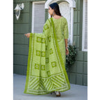 Generic Women's Cotton Blend Printed Kurti With Pant Dupatta Set (Parrot)