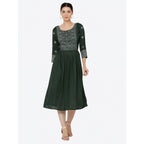 Generic Women's Casual Rayon 3-4th Sleeves Kurti (Green)